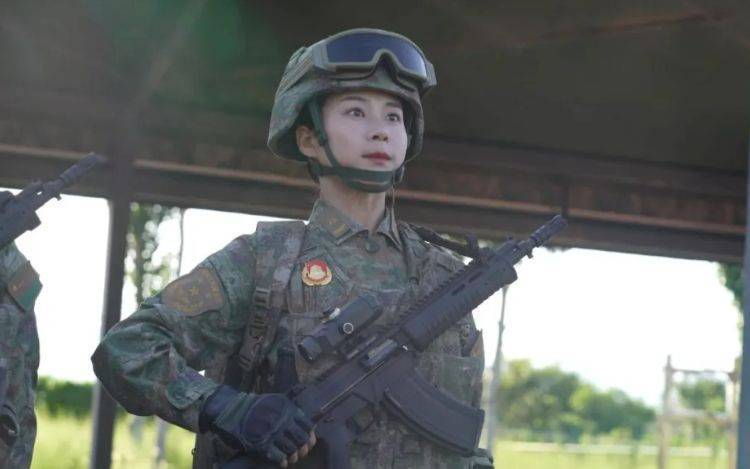 王爽，今年阅兵装备方队唯一女教练员