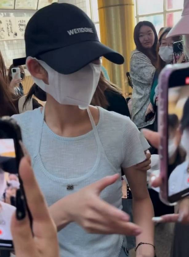 原创            黄杨钿甜风波后首现身，低调补拍新剧瘦了好多，能否靠作品翻身？