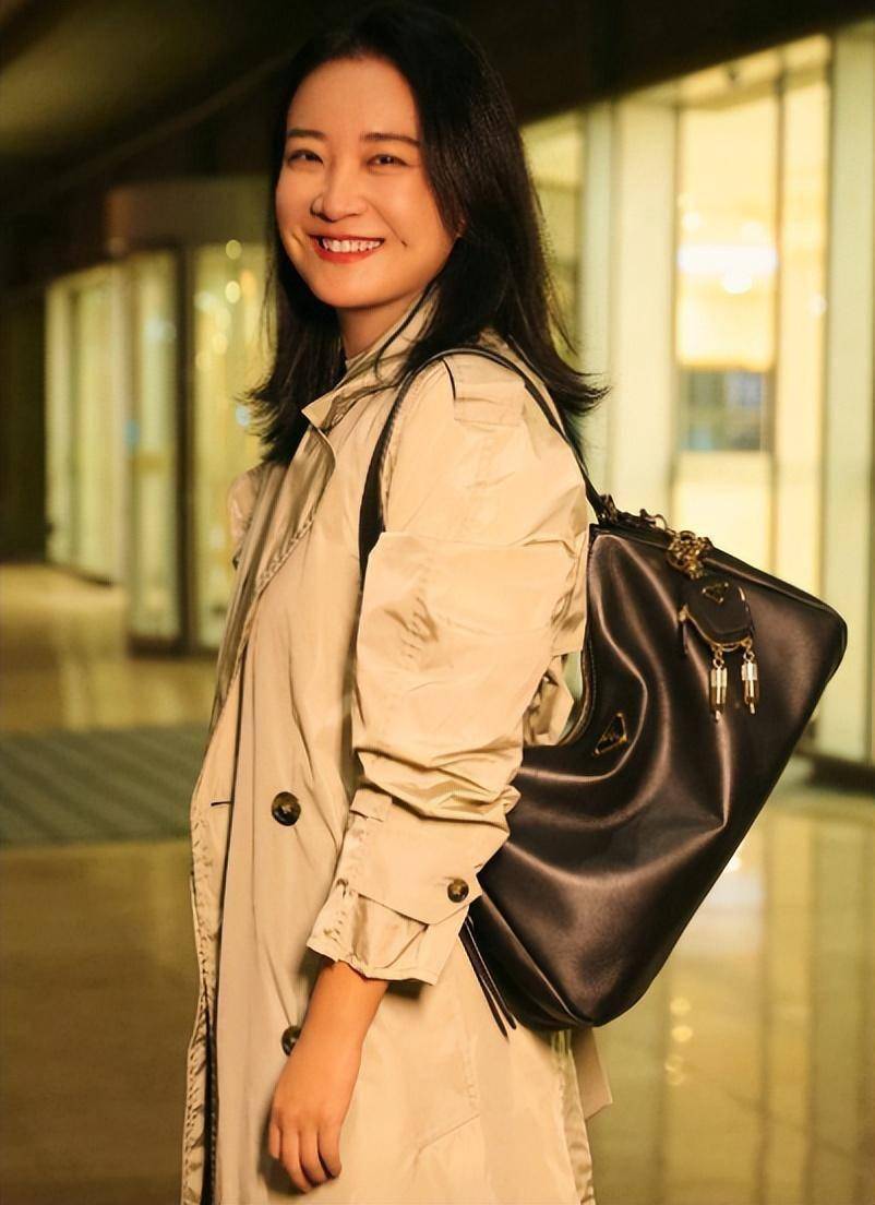 原创            春晚的常客，爆火的综艺基本都有她，那消失的这一年她在干什么呢？