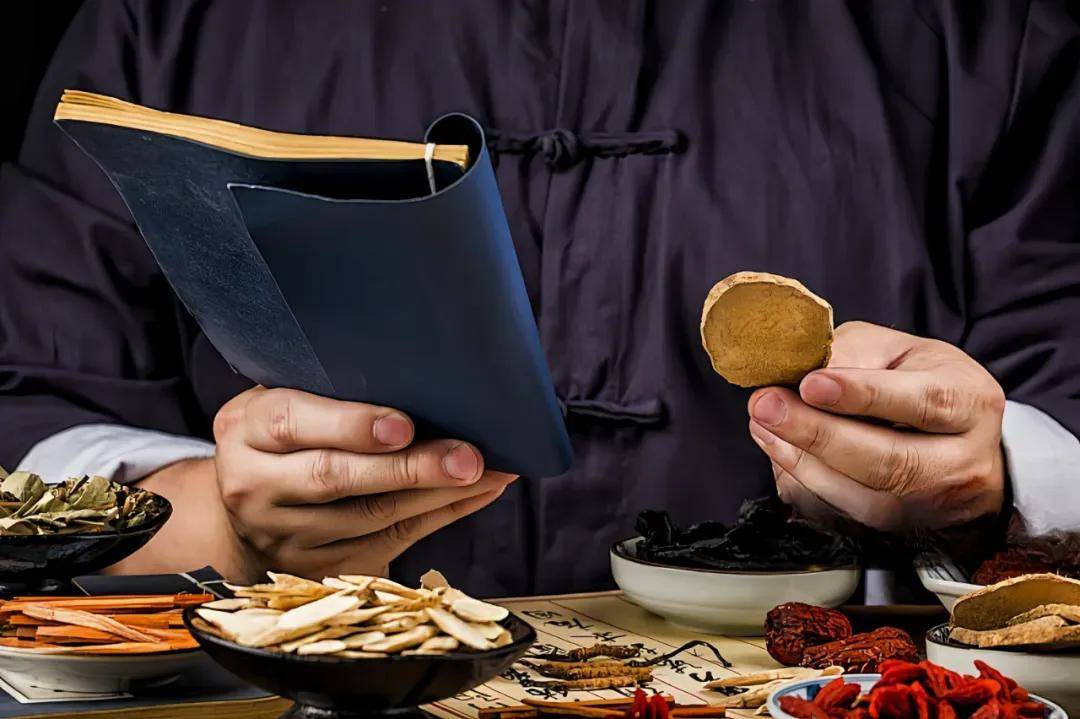 一个彻底排出肺里积痰的古方，痰多、胸闷、憋气、咳喘的人都适用！