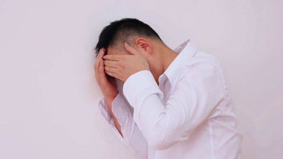 脑梗在清晨高发？如果出现这些身体异常，别犹豫，立刻就医检查
