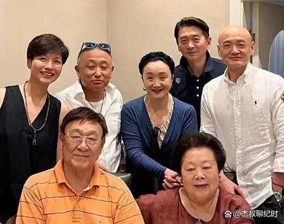 原创            《十六岁的花季》演员重聚，早已物是人非，陈非儿发文内涵十足