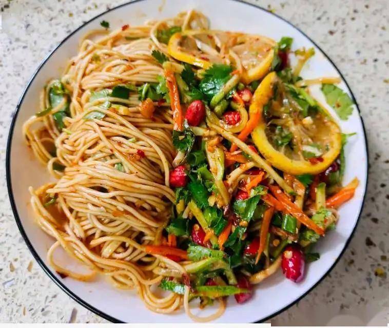 原创            三伏天别只吃鸡肉！这7种“凉补肉”祛湿又补钾，夏天虚汗多的人赶紧收！快手菜谱