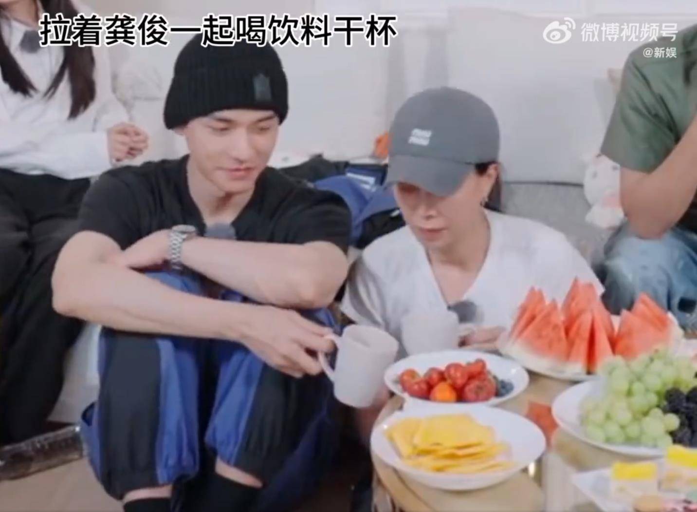 原创            那英花少7喜提新称号？坐着吃、躺着吃、一直都在吃