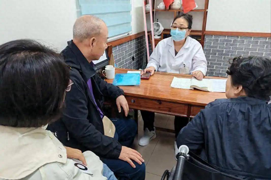 医生提醒：这样吃降压药真的很危险！很多患者还在犯，尽量避免