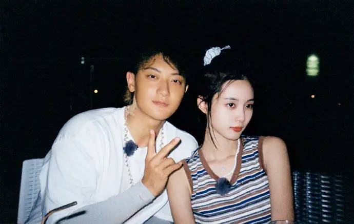 黄子韬徐艺洋被曝10月16日办婚礼？经纪人回应：具体日期还没确定