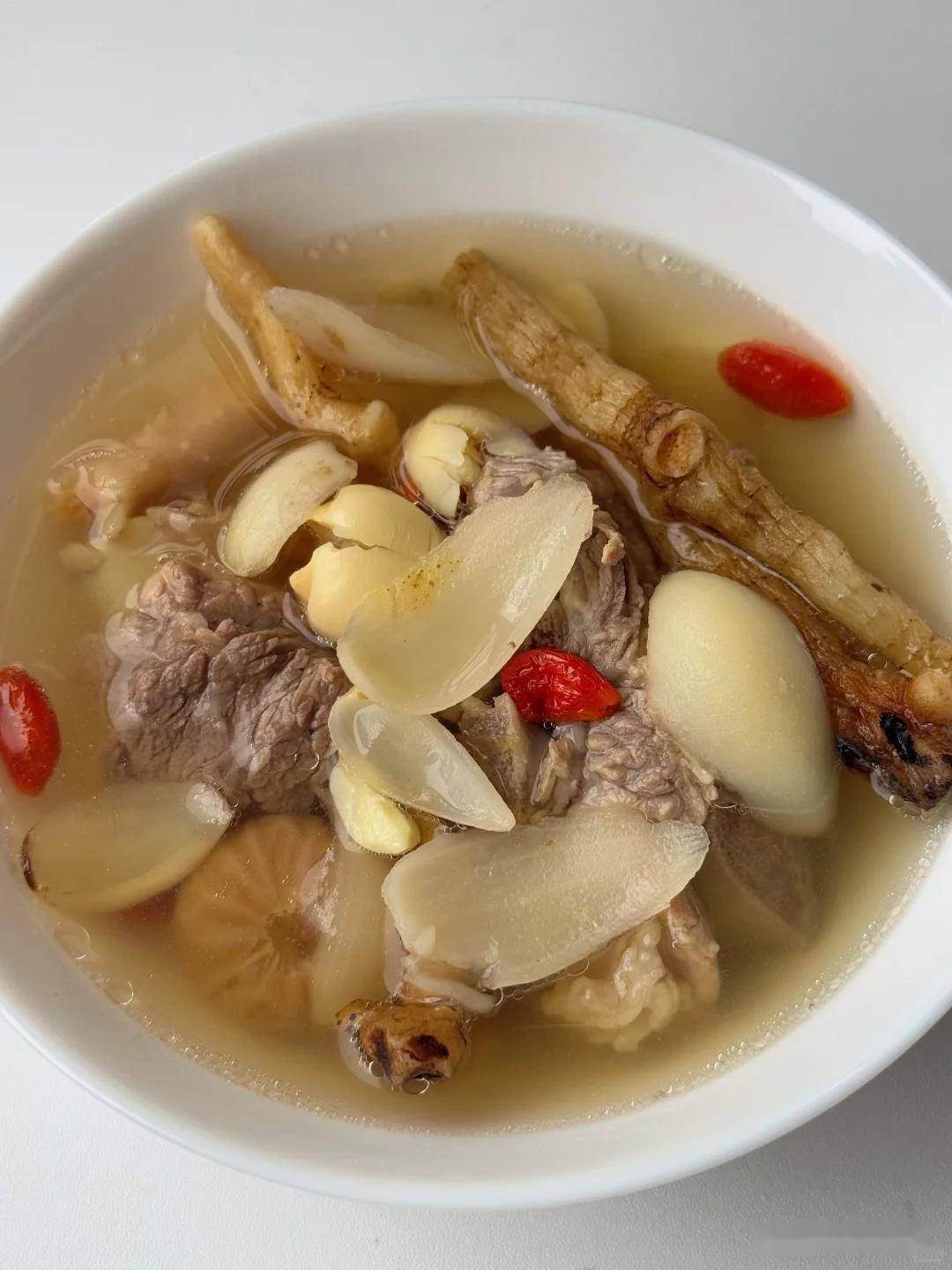 原创            夏秋交替最该喝这碗汤！沙参+玉竹+百合，阴虚体质多吃