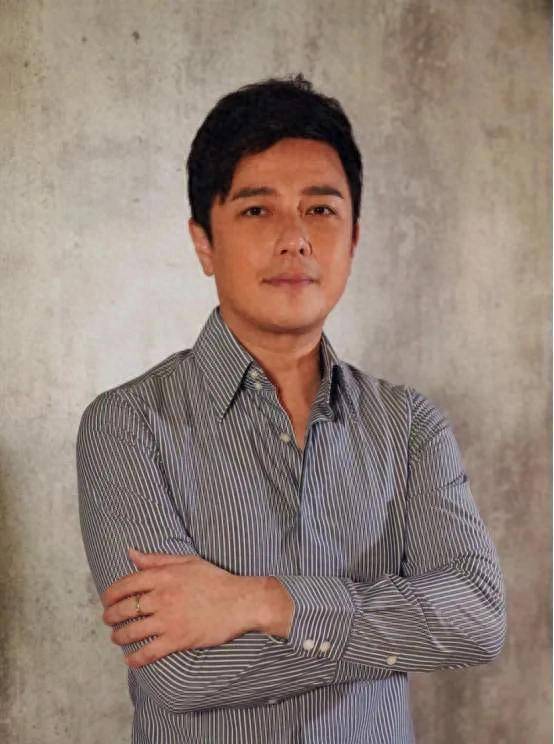 TVB男星守孝不庆生，因年轻嚣张未被力捧，内地做生意风生水起