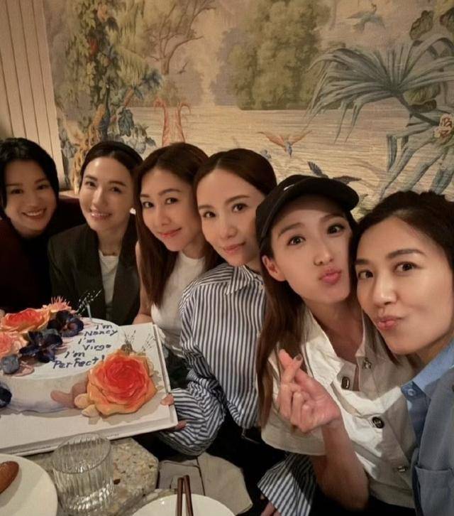 “胡说八道”姐妹团聚会！六缺一有遗憾，视后女强人造型吸睛