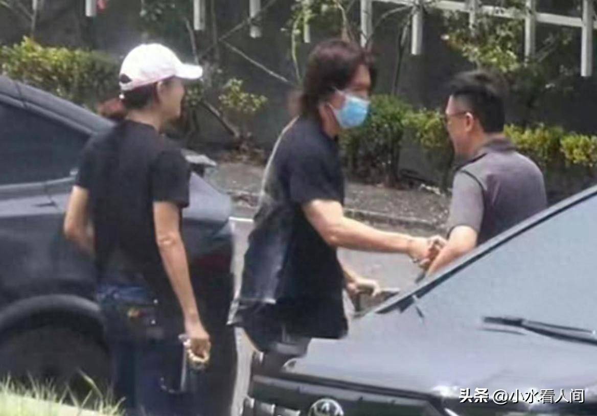 原创            言承旭墓地看大S，一个动作让人泪奔，撕破具俊晔的“深情谎言”