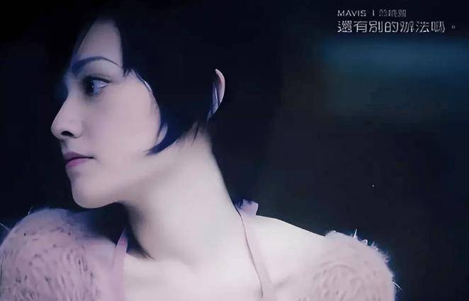 剪短发，摘子宫，用半生“叛逃”换自由的中年？