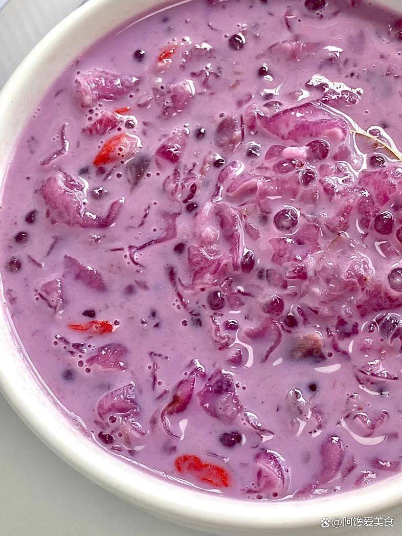 原创            多吃紫薯银耳羹，一养颜、二抗氧、三排毒，香甜软糯吃不腻