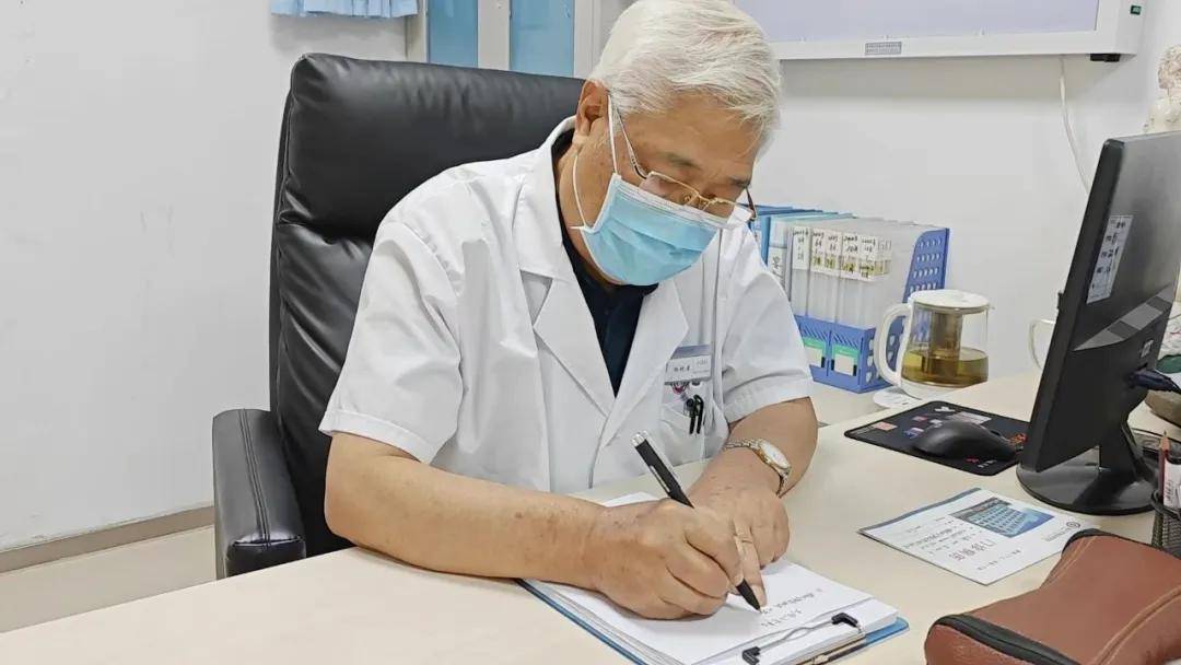 原创            癫痫病人喝中药茶有讲究！3 款茶饮防发作，调理比吃药管用