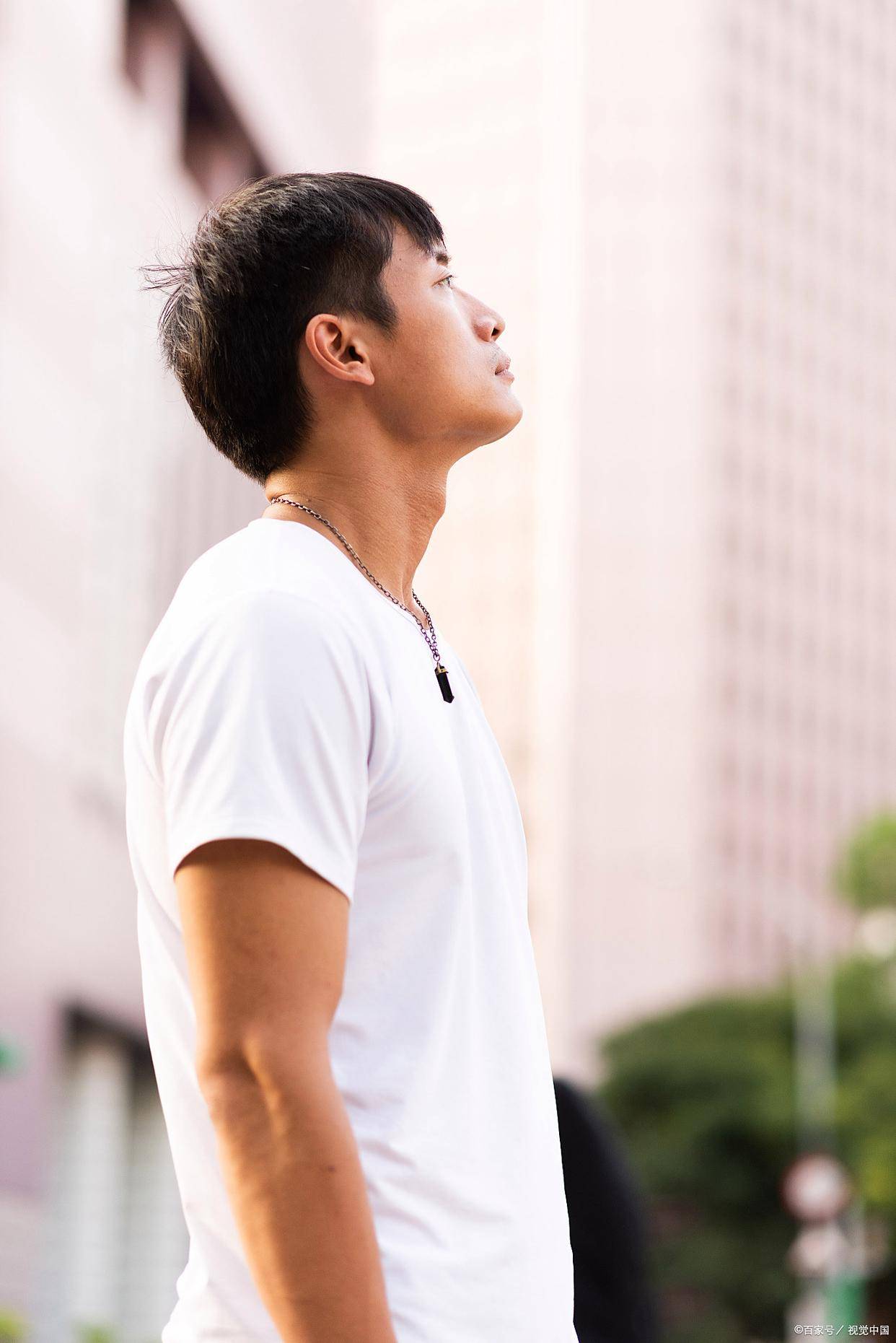 男人奔着结婚去的表现：真爱与责任的交织