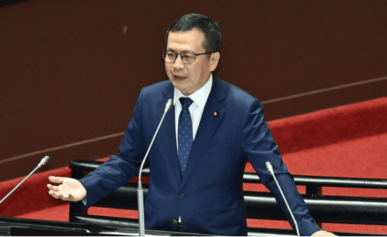 罗智强宣布参选国民党主席：首要目标是“2028年下架赖清德”