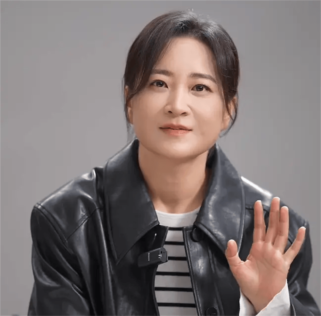 原创            《转念花开》杀青，贾玲野心更大了，三战春节档，剑指50亿票房？