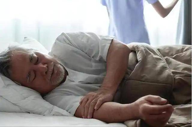 午睡可能影响寿命！医生警告：年过70岁后，午睡时记住“4不要”