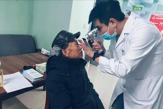 医生告诫：不管你信不信，男性过了60岁，基本都有以下4个现状