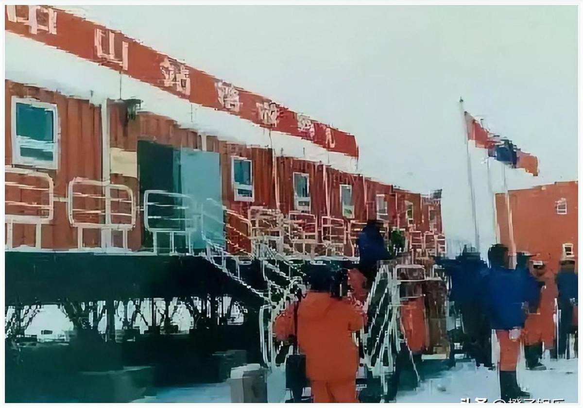 原创            袁立炮轰《演员》黑幕，张国立不语曝综艺剧本内幕