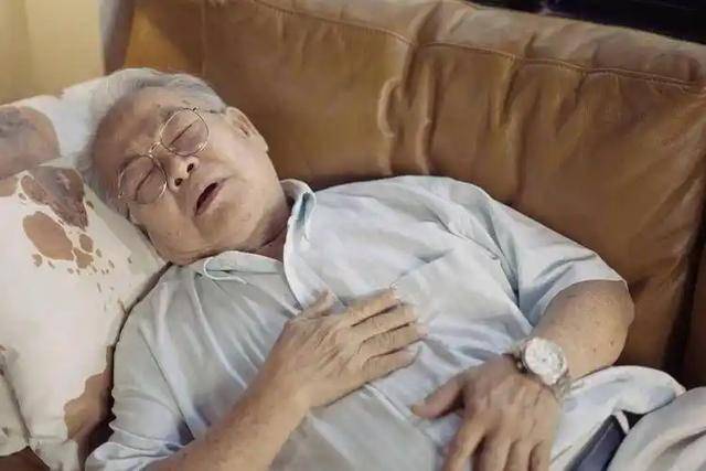 医生发现：脂肪肝患者若适量补充胆碱，不用多久，或出现3个变化