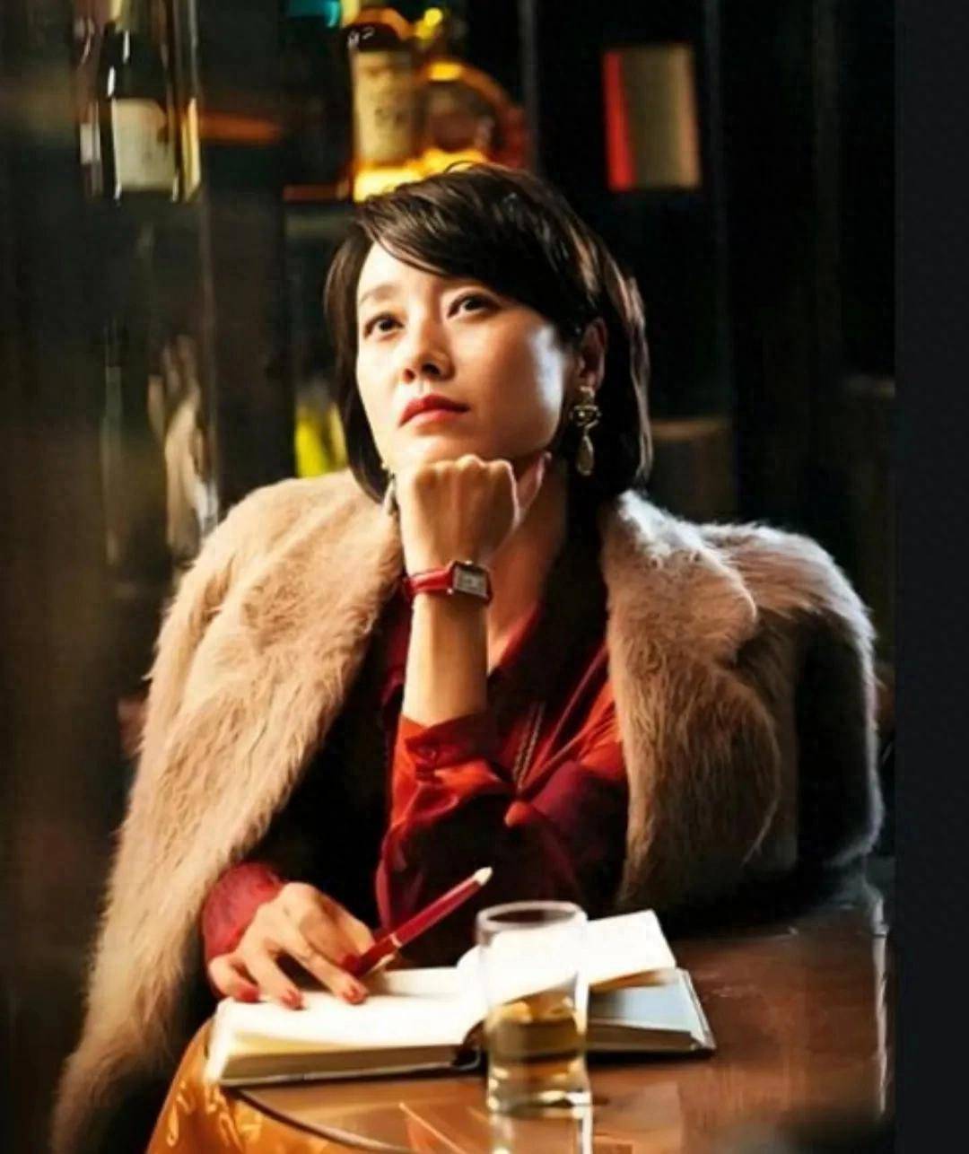 原创            马伊琍和好友一起庆祝49岁生日，她素颜出镜，尽显情商！