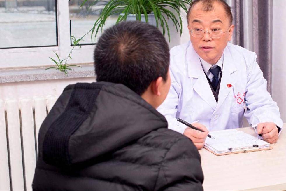 医生惊叹：男性如果长期不饮酒，过不了多久，身体会出现6大改善