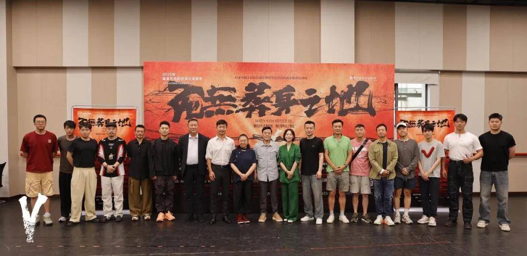 海清×邢佳栋 领衔主演！萨特经典《死无葬身之地》9月震撼归来