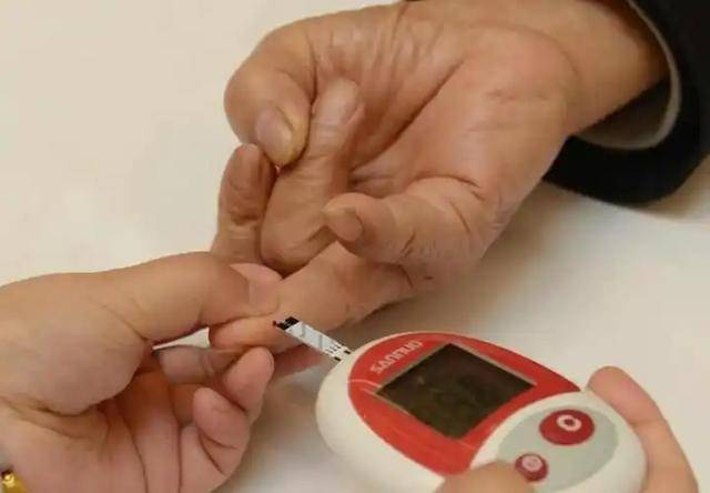 芋头是“天然胰岛素”？提醒：想控好血糖，糖尿病人常吃3种主食