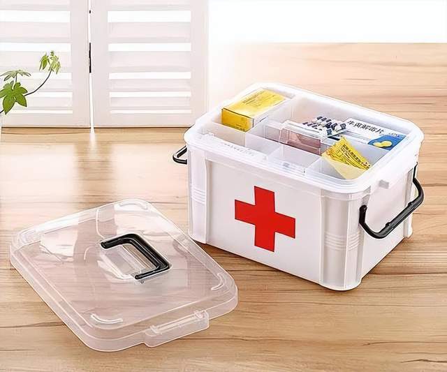 原创            一场秋雨一场寒，老人孩子咳嗽发烧，别慌！科学配置家庭小药箱