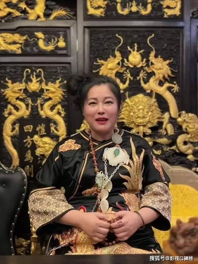 原创            44岁于娜近照胖到认不出，本人回应体重飙升：焦虑症吃药伤到肝