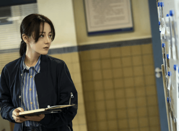 原创            刑侦剧《利剑玫瑰》首播获好评一片！打拐案情太催泪