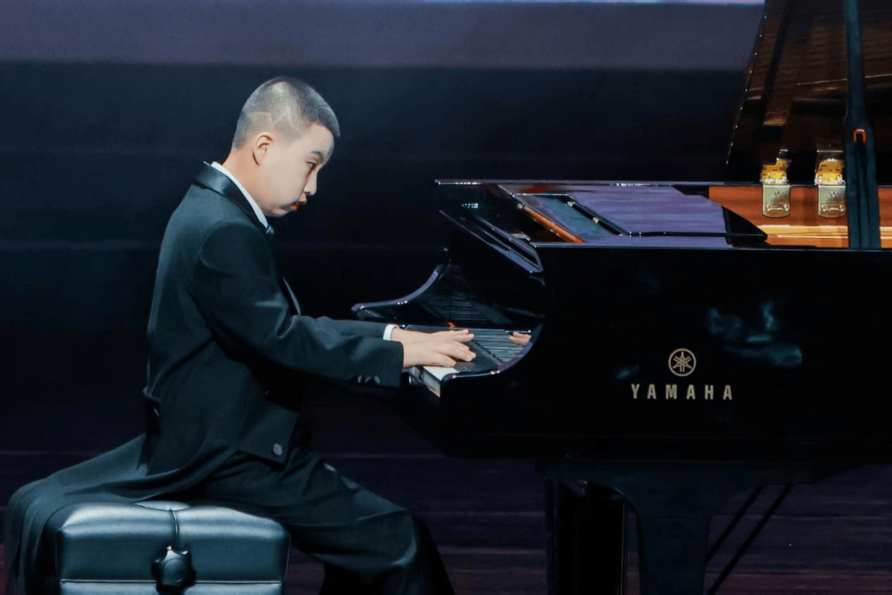 黑龙江代表队参加第十一届全国残疾人艺术汇演