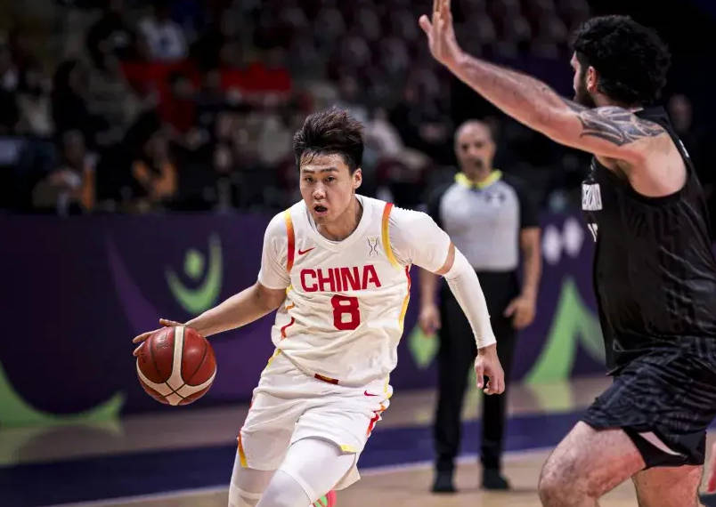 时隔10年再进亚洲杯决赛！赵睿24+6中国男篮擒新西兰