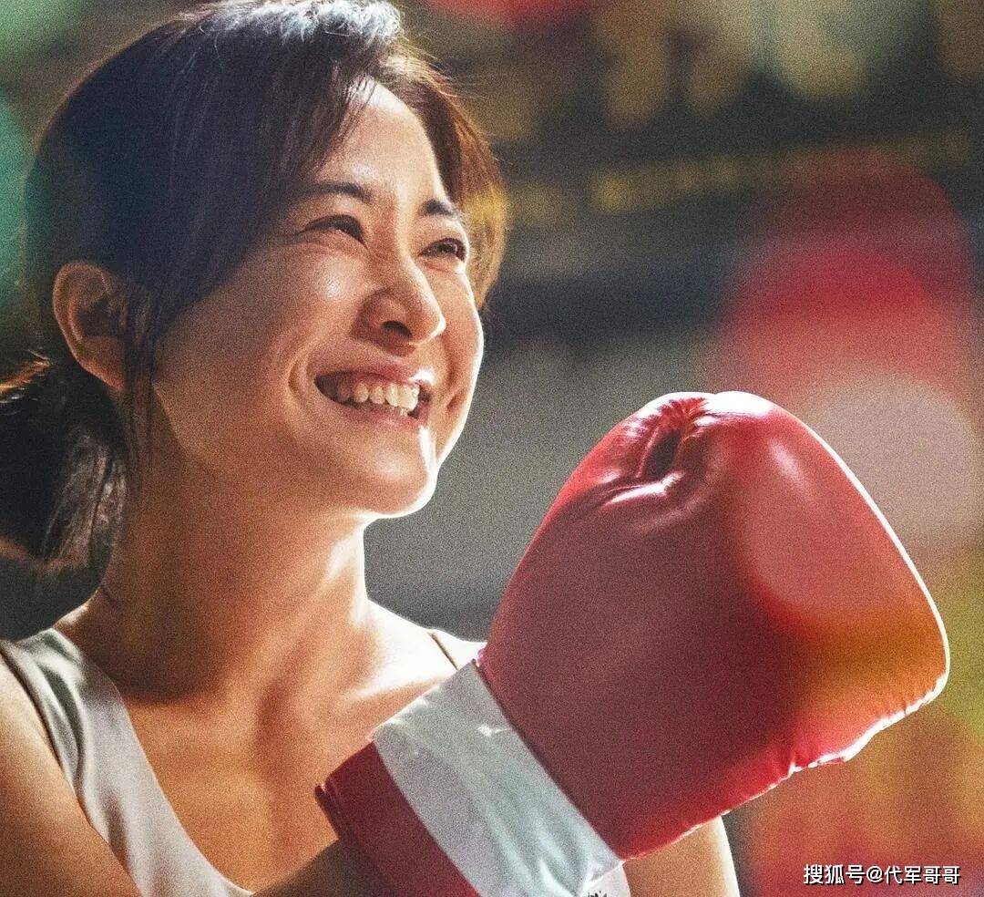 原创            贾玲新片杀青遭抵制，全网质疑“故技重施”，这次准备捞几个亿？