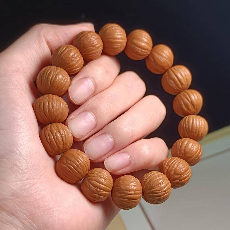 掌中雅物：三款文玩手串带来的岁月静好