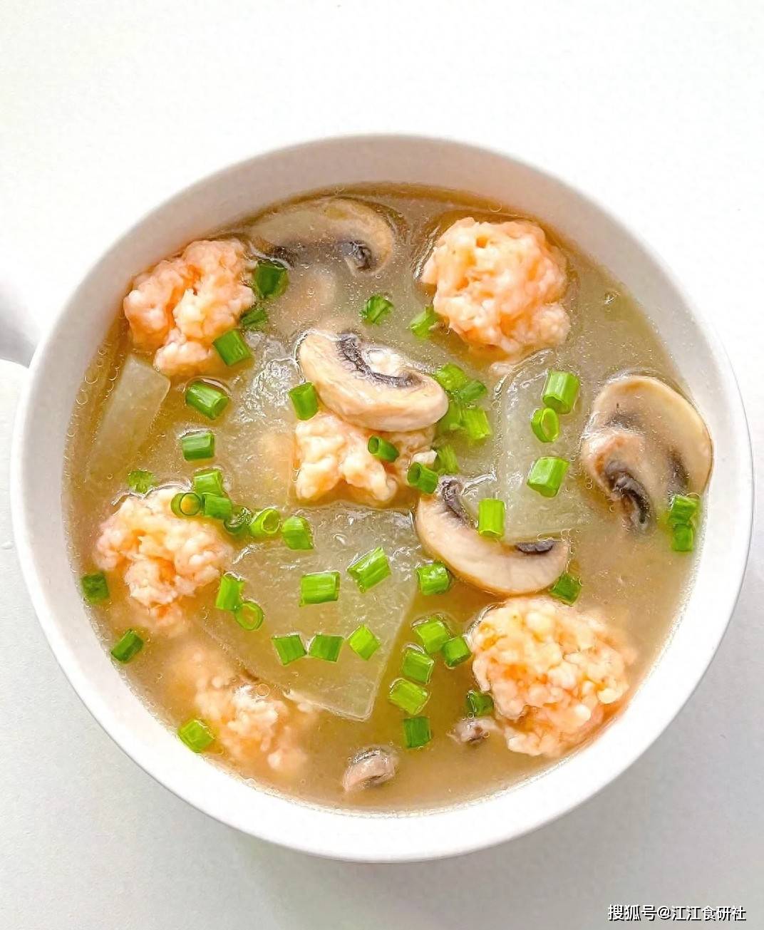 原创            8月喝对这3汤！祛湿补阳还润肺，比药方温和，全家健康入秋少不适