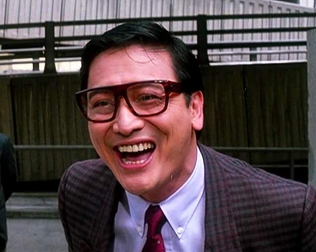 原创            突发！75岁曹查理官宣“退休”，从四川南充返回香港，疑原因曝光