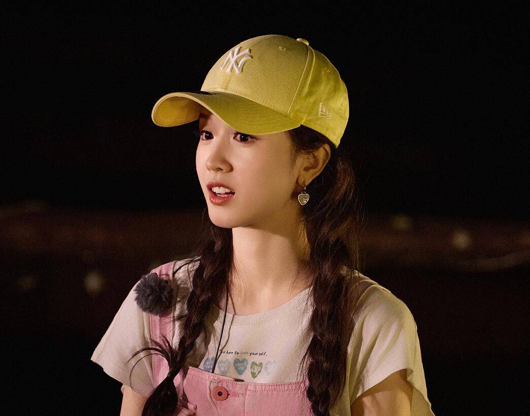 原创            陈数和张晚意对嘴喝一瓶饮料，让我看到了花少7有多假