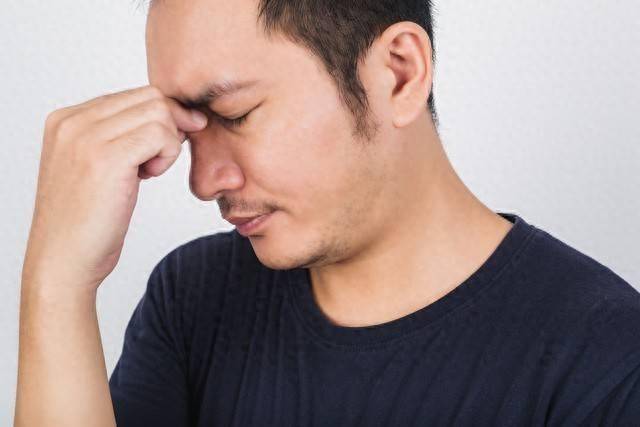 眩晕别硬扛！6种中成药对症化解，从“天旋地转”到“稳稳当当”