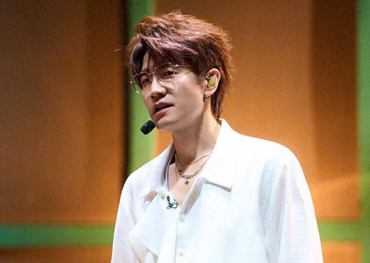 原创            王铮亮的“被侮辱”，扯下了《披哥》最后一块遮羞布