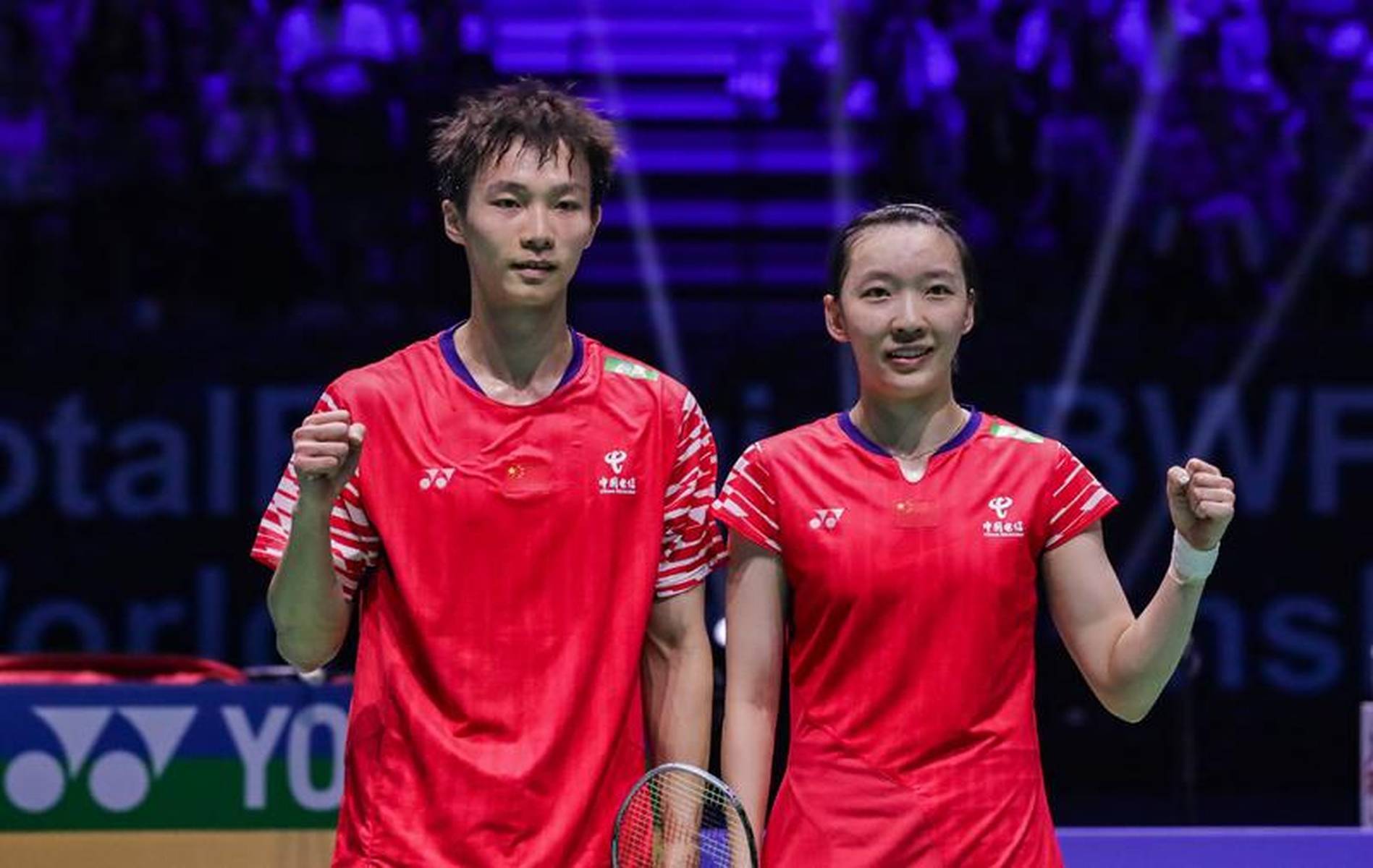 国羽5项进决赛！羽毛球世锦赛-石宇奇救赛点逆转 陈雨菲胜安洗莹