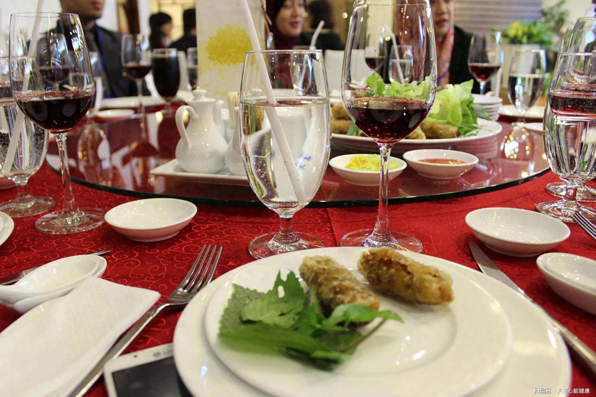 原创            吃错一口肉，血压往上飙！高血压避开这3类肉，安心吃2种