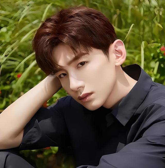 原创            郑晓龙点名夸，倪大红愿意护，白敬亭是有点“门道的”