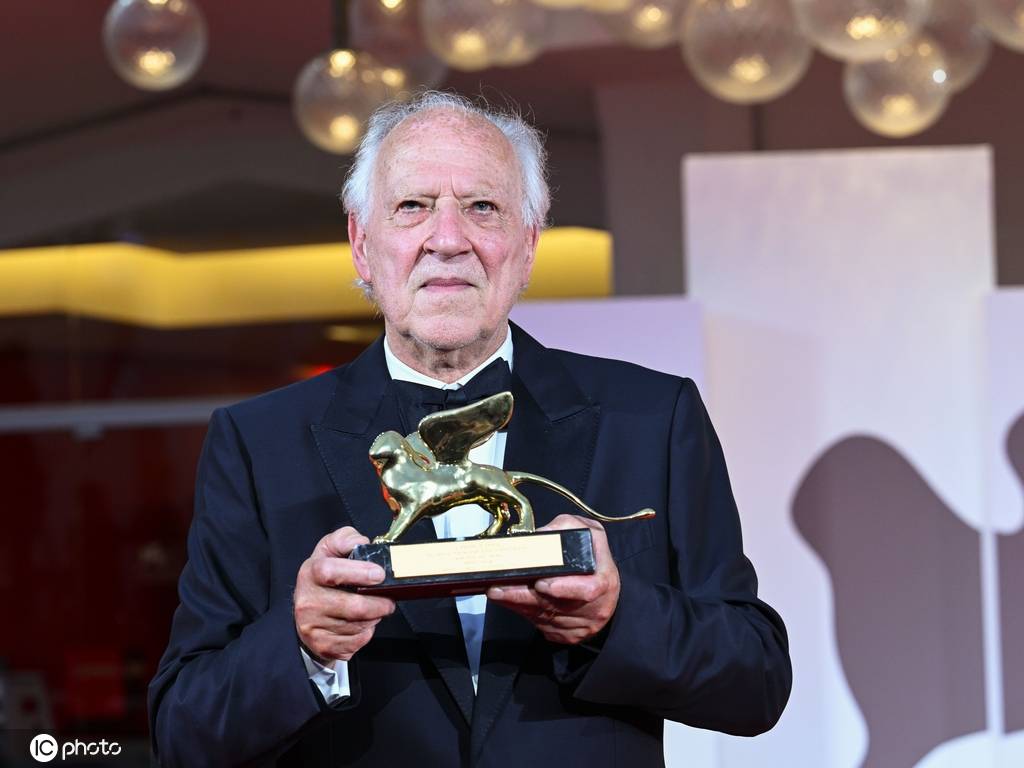 第82届威尼斯电影节：沃纳·赫尔佐格获颁终身成就金狮奖