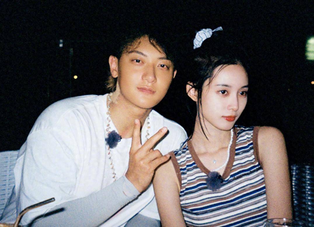 原创            大明星10月份可能要补办婚礼？女方提议台下吃火锅？粉丝可参与