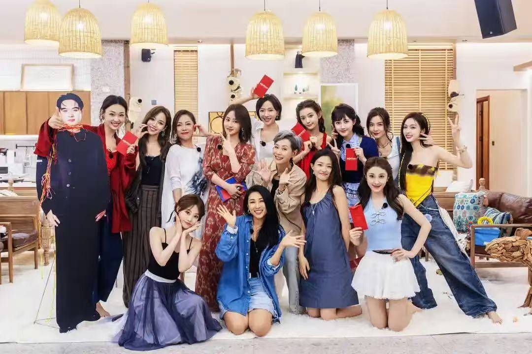 《假期中的她们》首播！浪姐们吃喝玩乐，女观众解压乐在其中！