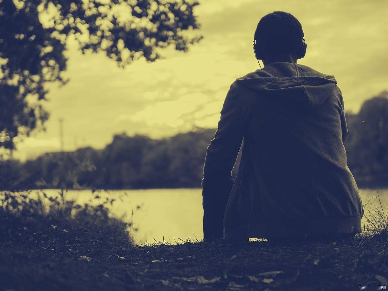 为何他总沉默？矛盾后闭口不言的，往往是这4种男人，太真实了！