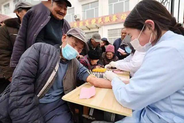 高血糖与缺铬有关？建议：常吃苹果粗粮，不如多吃4物给胰岛减负