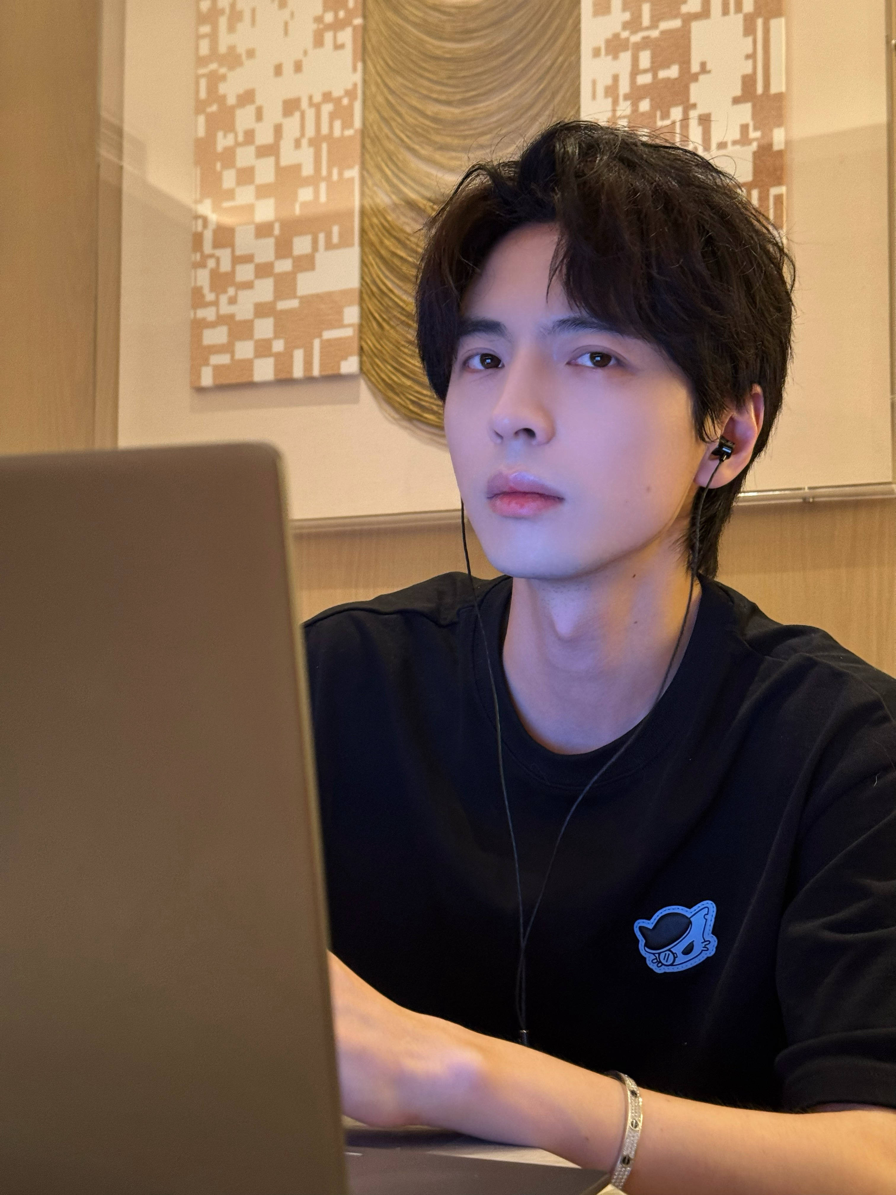 蒲熠星回应文案争议：我从来不会在严肃的社会事件上玩梗