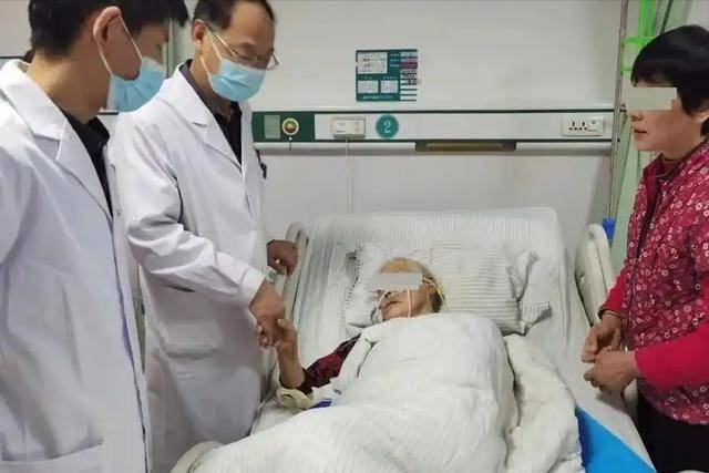 “脑梗病人有4坎，熬过就长寿”：4坎是指哪4事？60岁后请关注